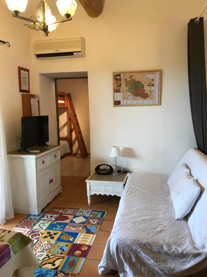 Chambres D'Hotes Et Gites Le Mas Mellou Оранж Екстериор снимка