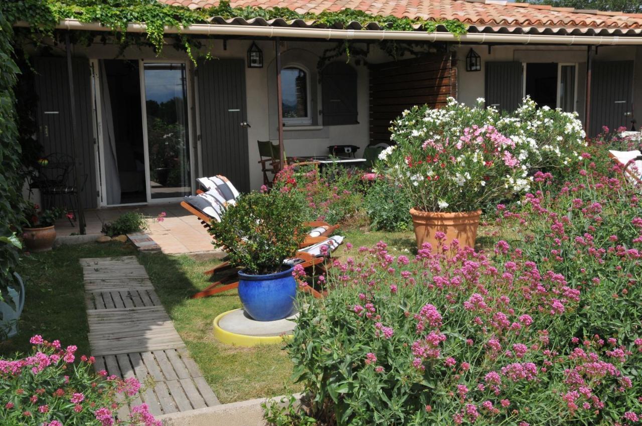 Chambres D'Hotes Et Gites Le Mas Mellou Оранж Екстериор снимка
