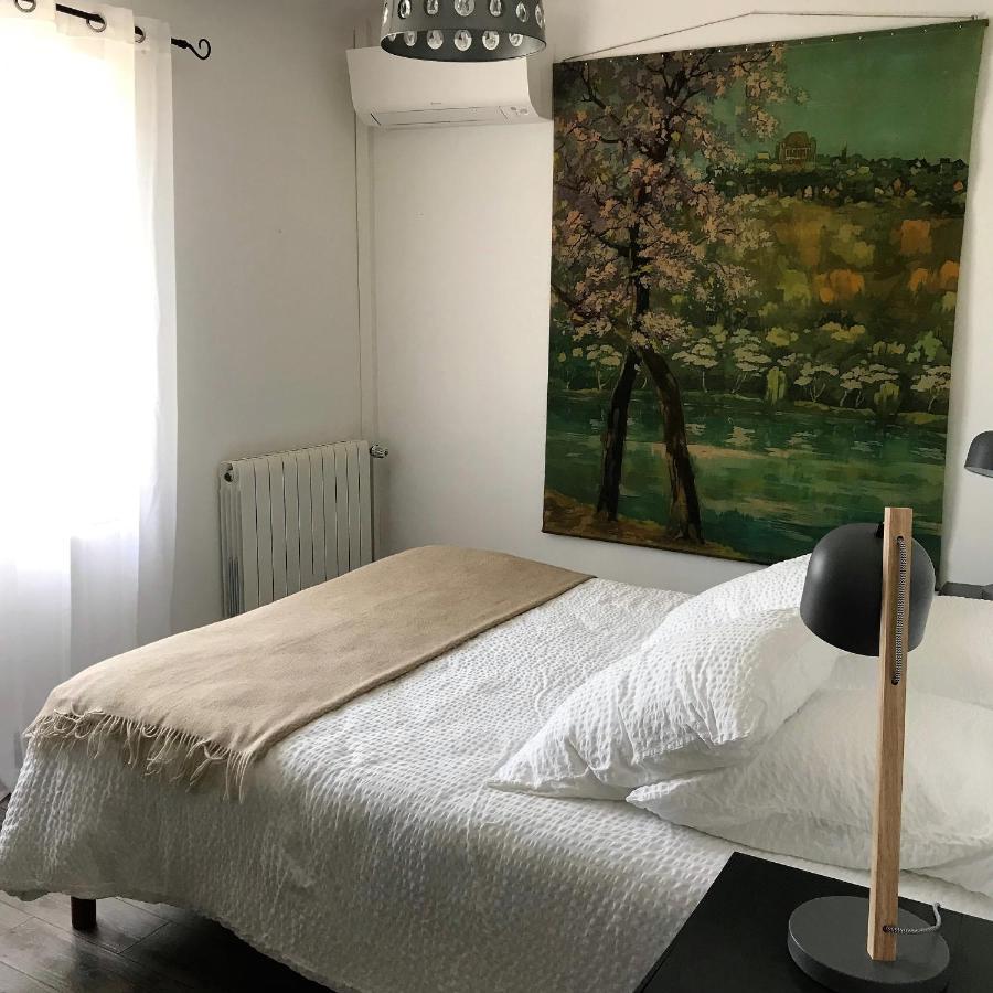 Chambres D'Hotes Et Gites Le Mas Mellou Оранж Екстериор снимка