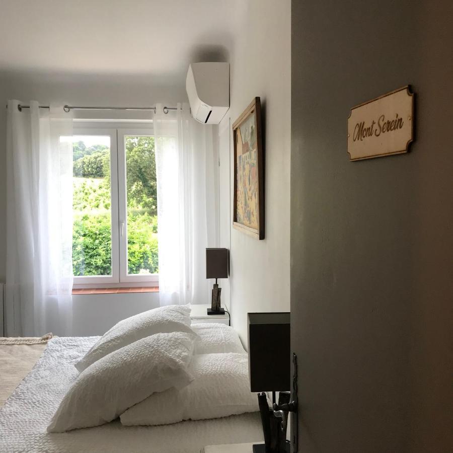 Chambres D'Hotes Et Gites Le Mas Mellou Оранж Екстериор снимка