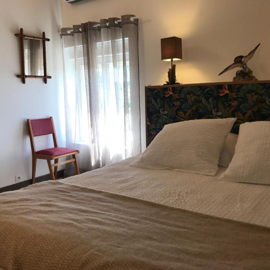Chambres D'Hotes Et Gites Le Mas Mellou Оранж Екстериор снимка